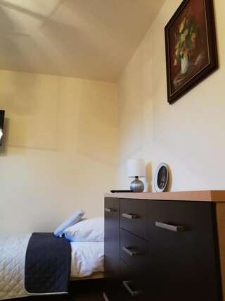 Проживание в семье Noclegi u Mai Ольштын Стандартный двухместный номер с 2 отдельными кроватями и общей ванной комнатой-11